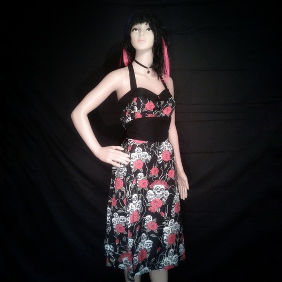 Sleeveless Halter Skull Dress in Red - Picture 7 of 8